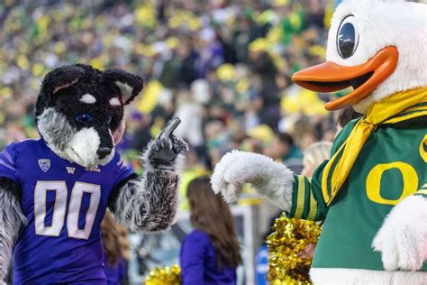 The No. 25 Huskies (7-2, 4-2) do have the ability to keep up with the Ducks on offense. Washington ranks No. 1 nationally in passing offense, generating 370.2 yards per game through the air.